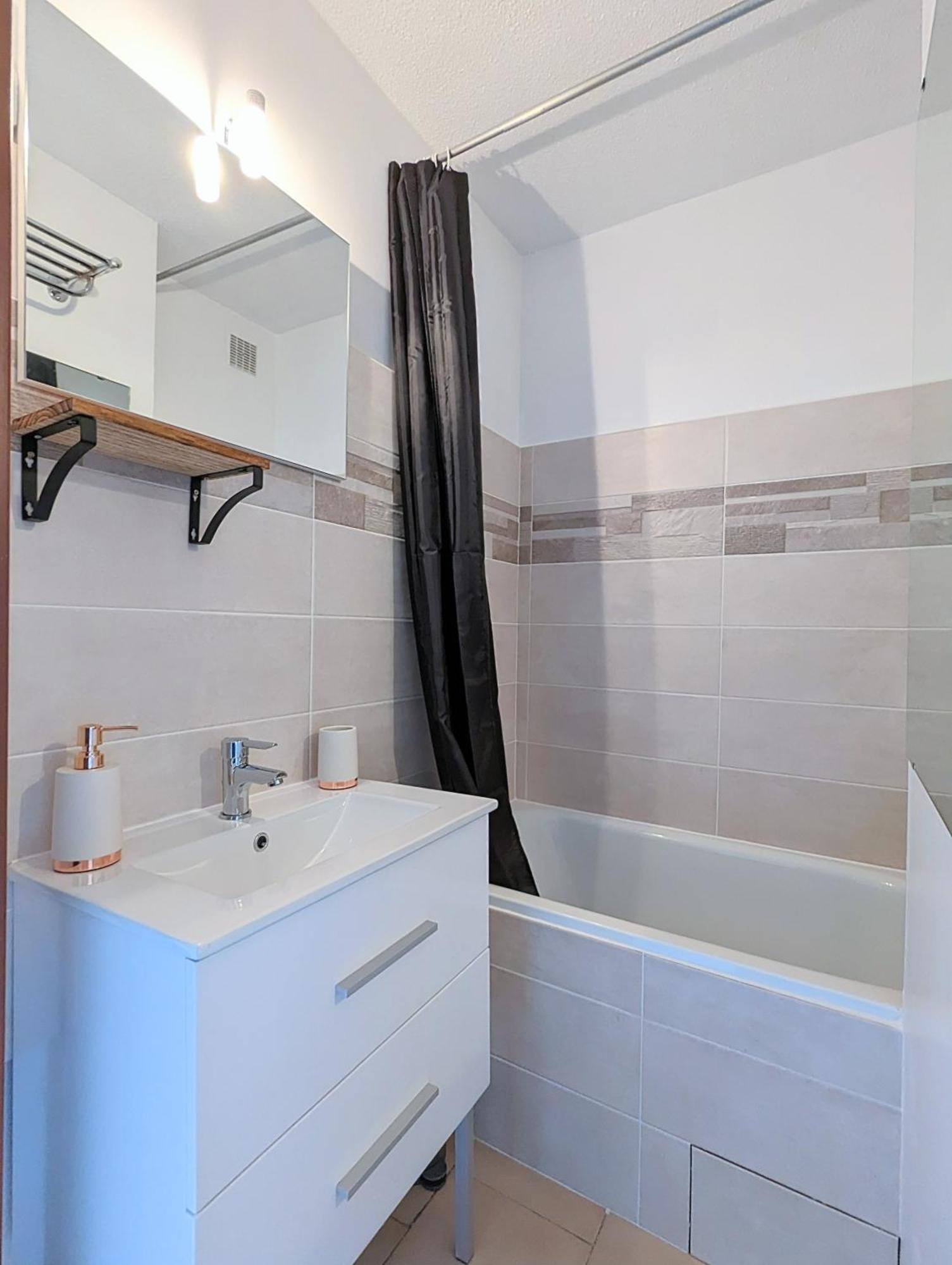 Appartement Au Calme + Parking Agde Dış mekan fotoğraf